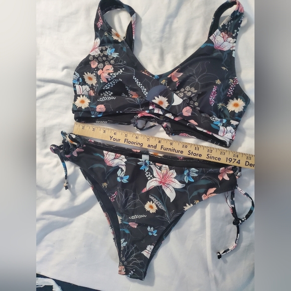 : 2 pc Beach sissi twist front bikini swimsuit w/ cups & adjustable ties size L - Picture 9 of 15